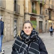 Sono una ragazza di 21 anni offro lezioni private di italiano, matematica, inglese per bambini delle elementari